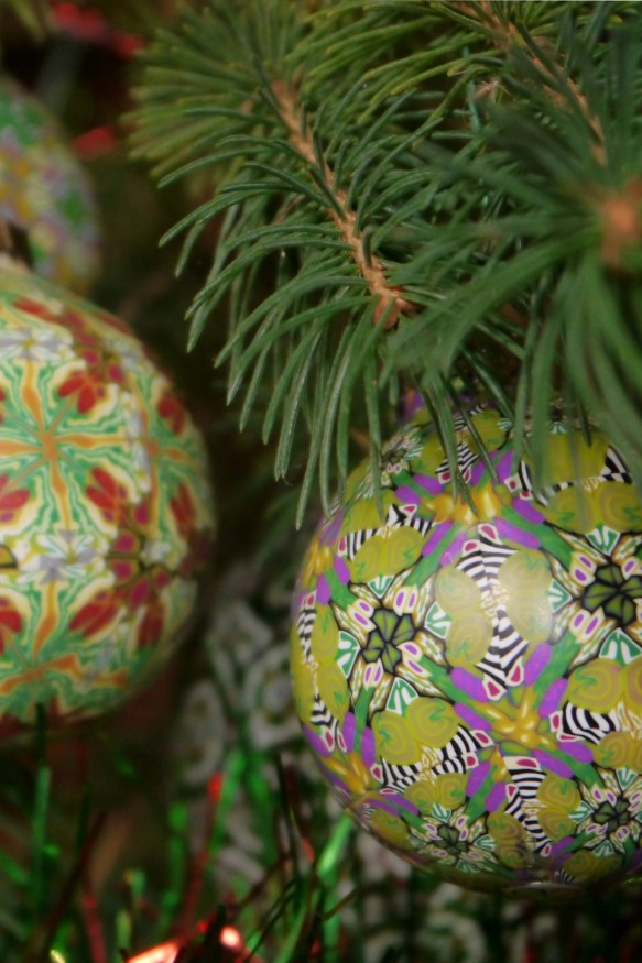 christmas baubles crop